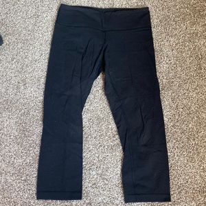 Lululemon Size 6 Black 3/4 Leggings